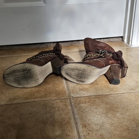 EUC Not Rated Ankle Boots - Picture 2 of 6